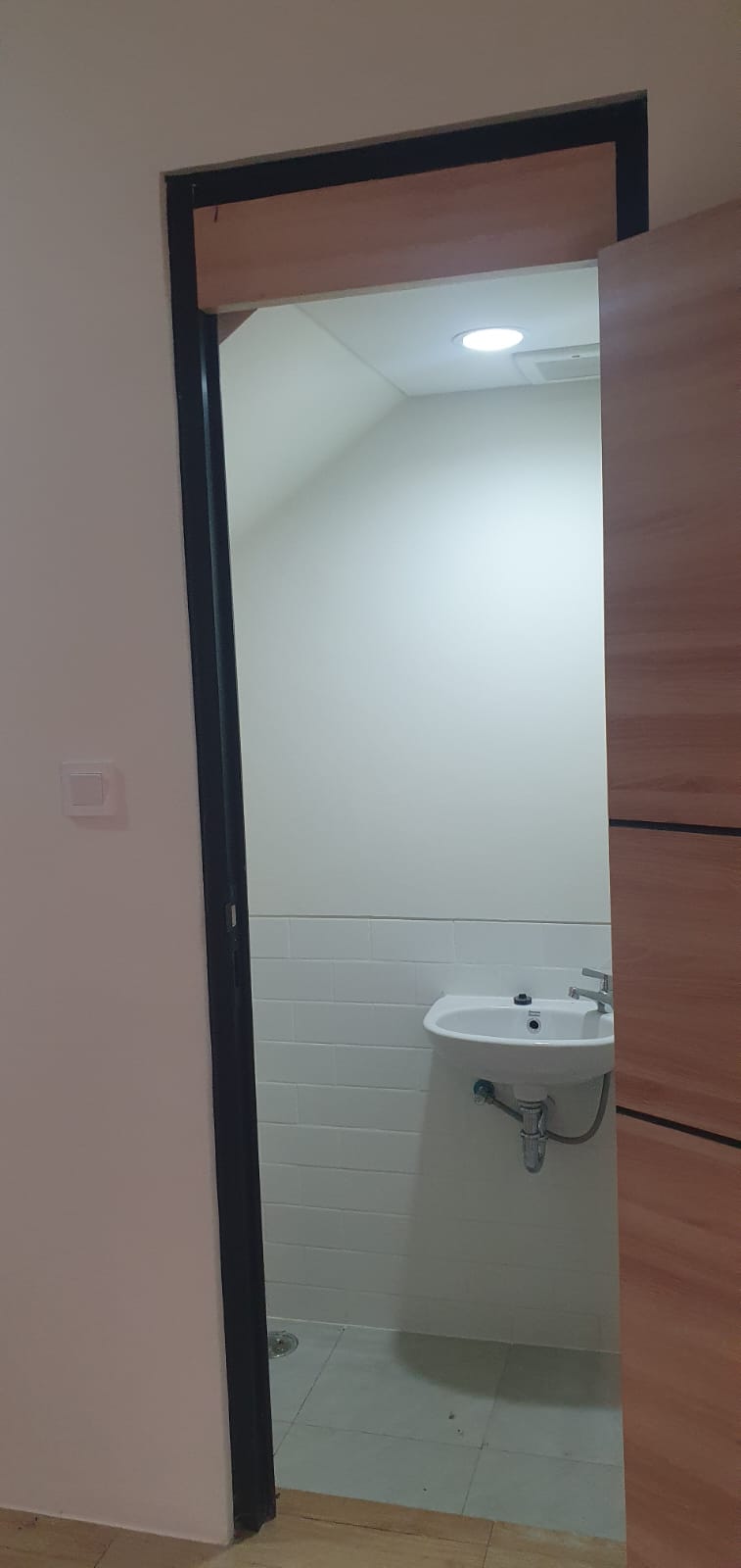 Rumah Disewakan di Cluster Uptown Lippo Cikarang